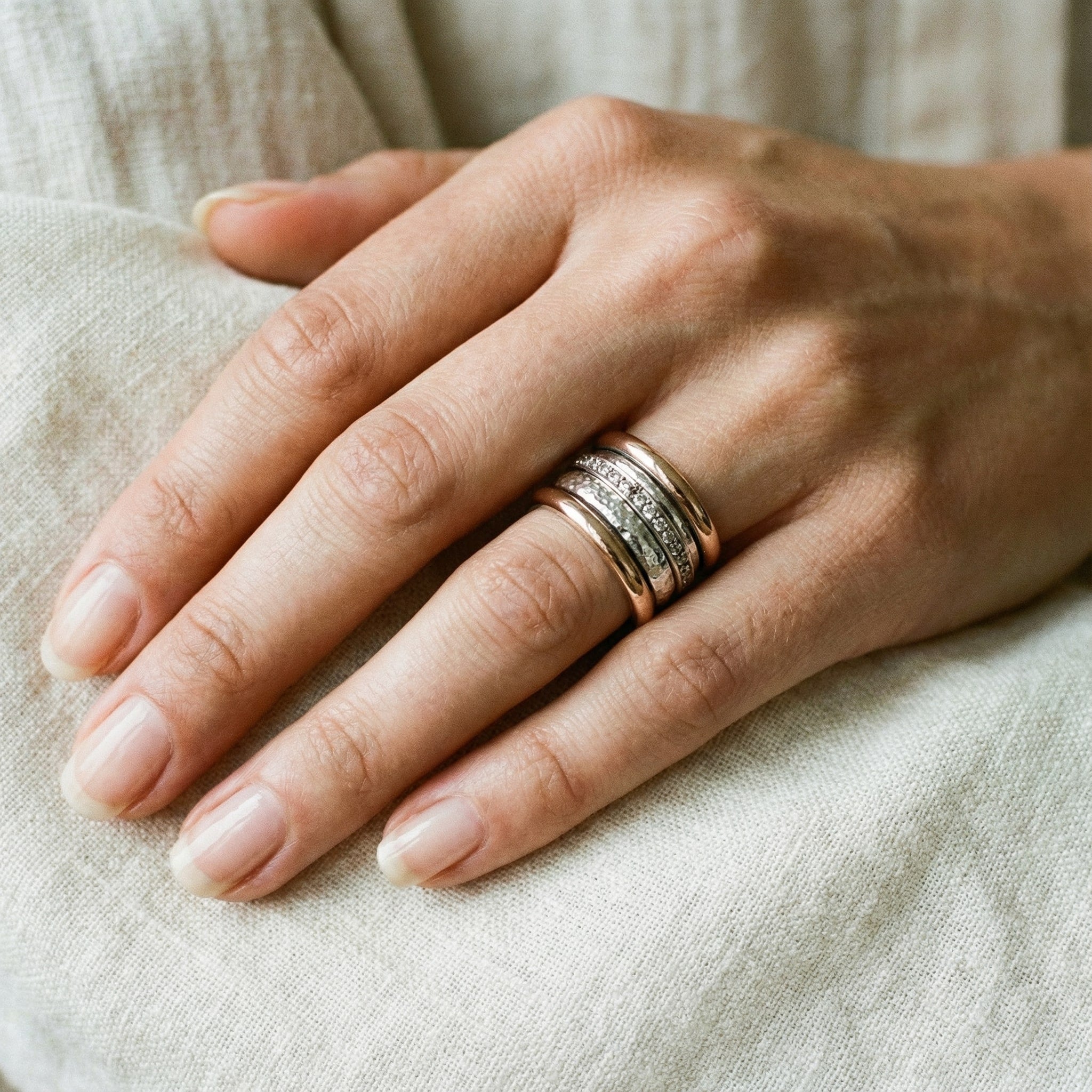 Vintage Zlatoobložena Kutija za Ogrlice