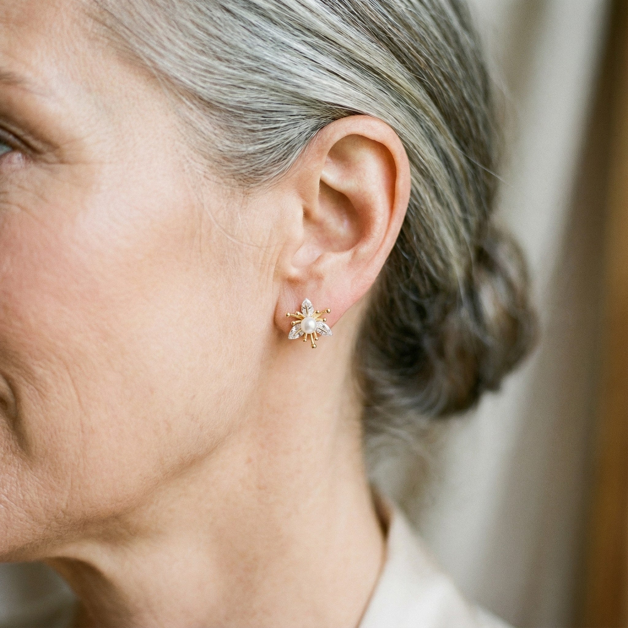 Naušnice Cvjetovi s Kristalima i Perlama