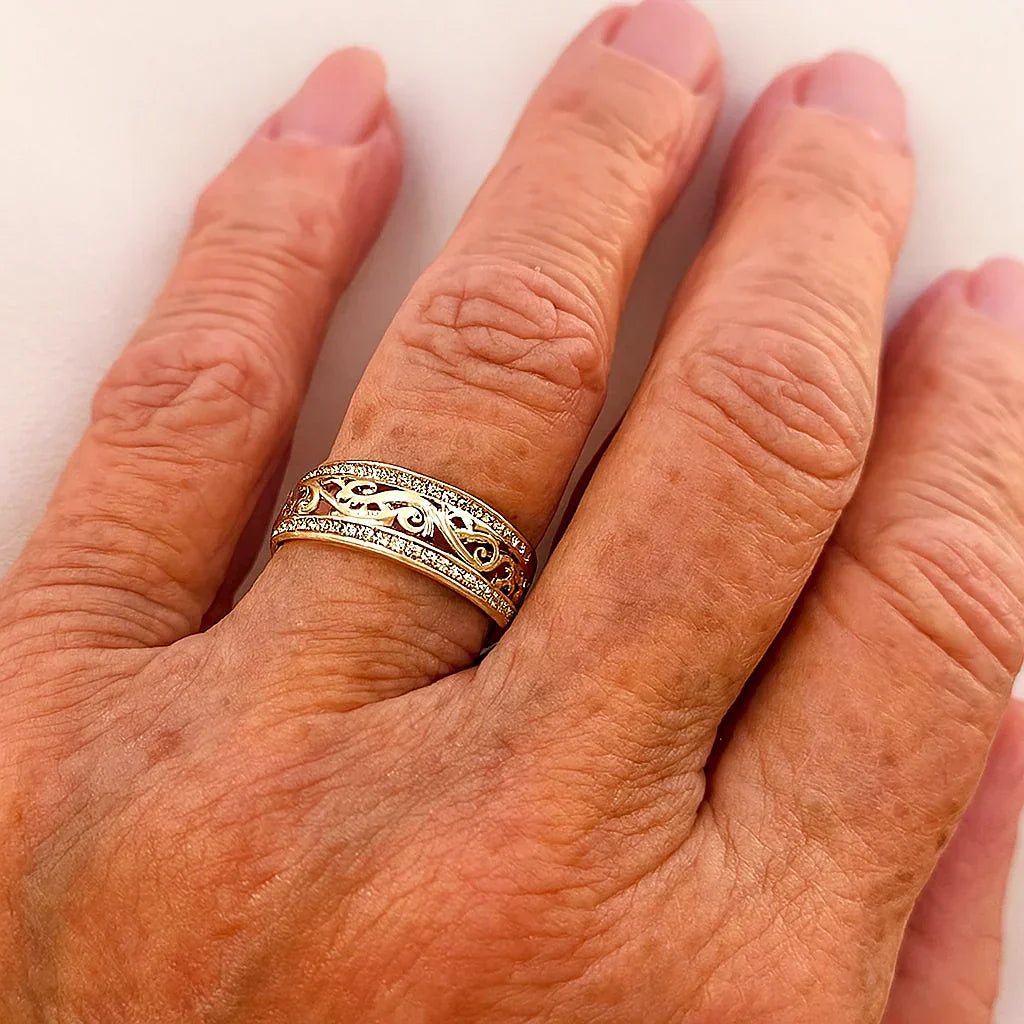 Sjajni i Šuplji Zlatni Prsten