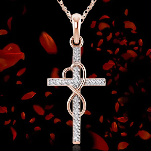 Ogrlica s privjeskom u obliku križa od legure dijamanta