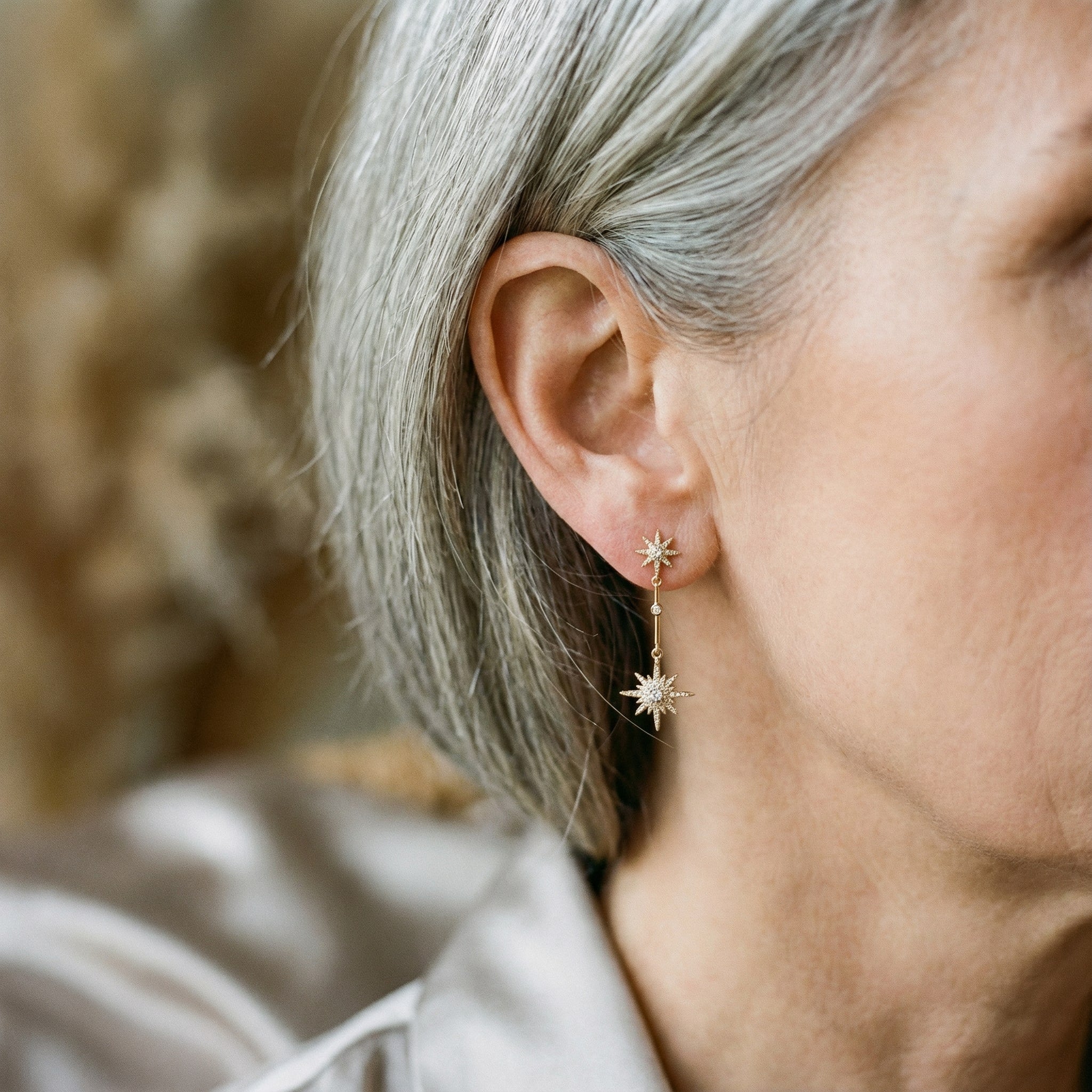 Vintage zlatne naušnice sa zvijezdom od kristala