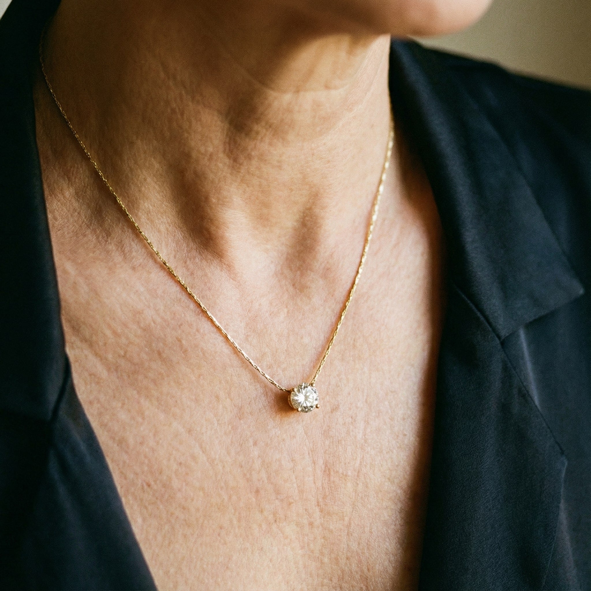 Zlatni lančić s dijamantima