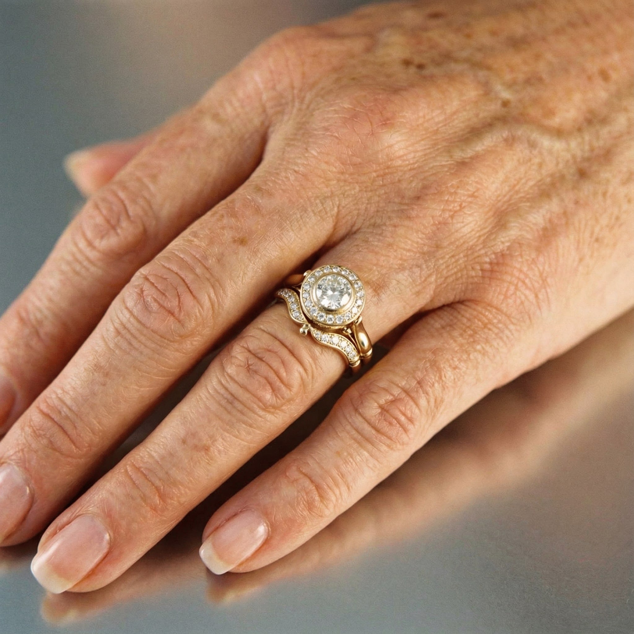 Sada vintage prstenje od zlata i cirkona