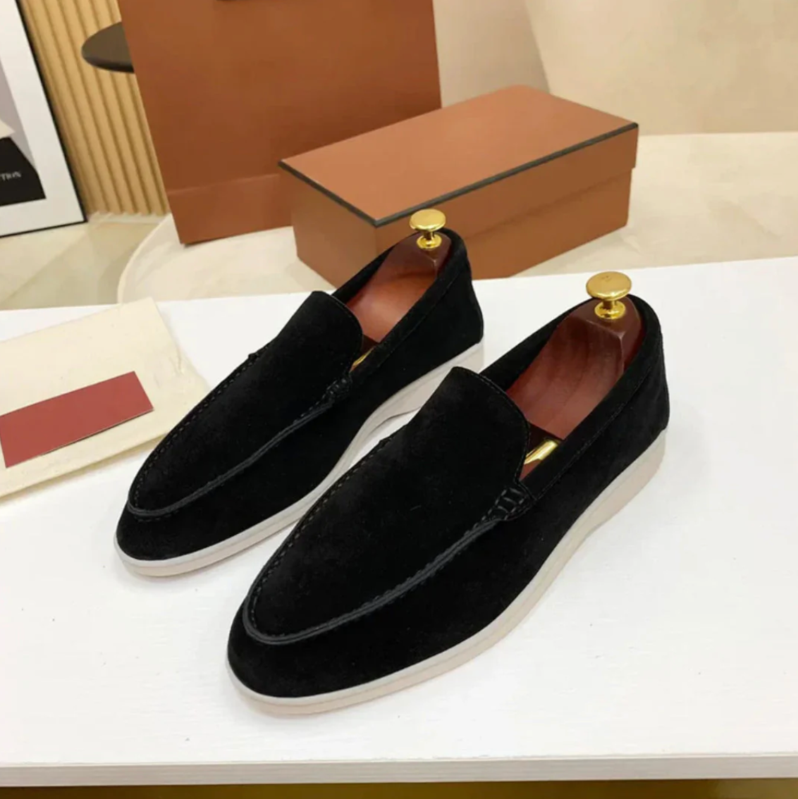 Klasične Suede Loafers