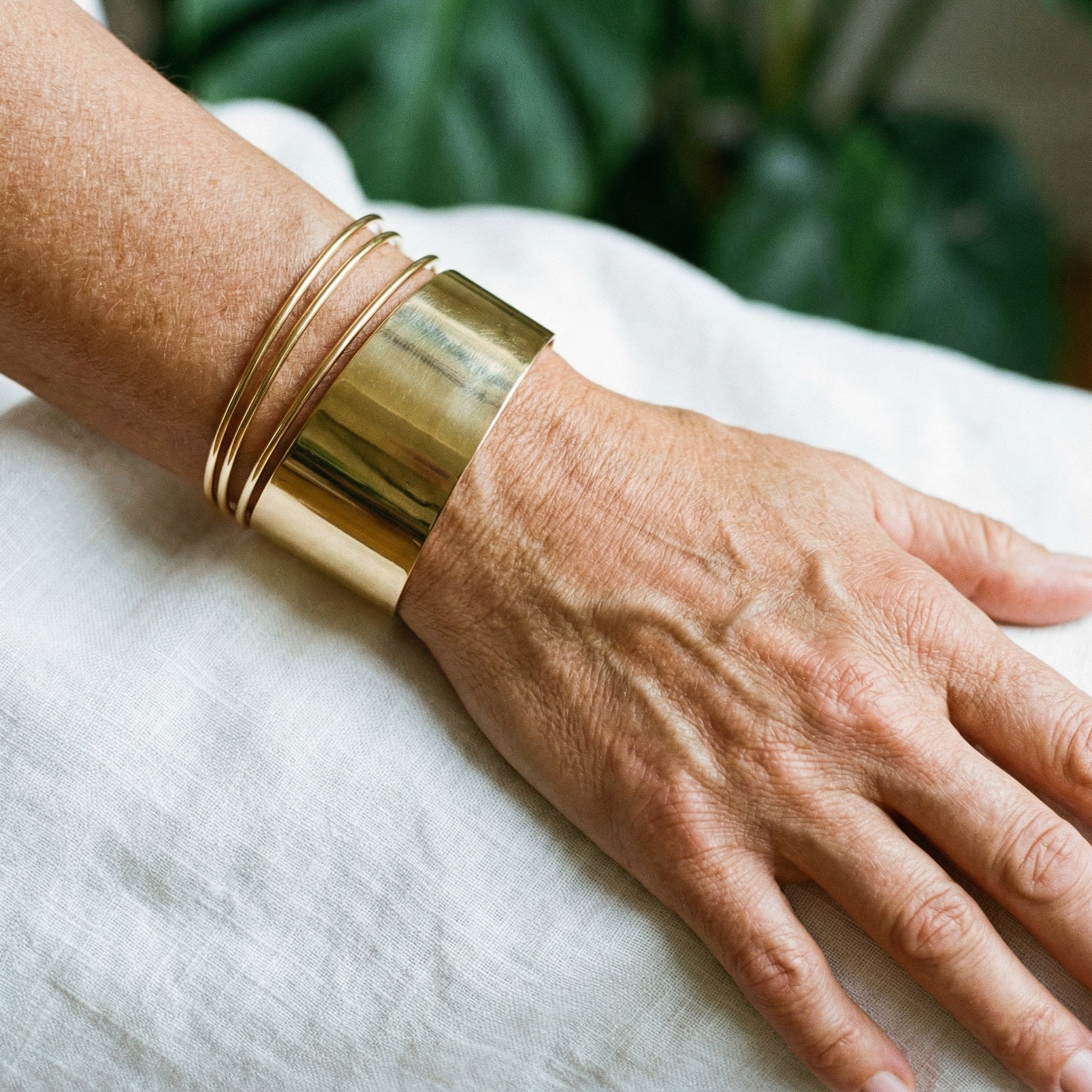 Klasična Vintage Narukvica u Zlatu